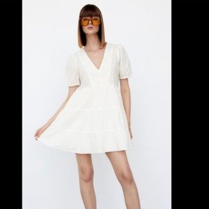 Zara White Embroidered Eyelet Tiered dress puff sleeves, size Small